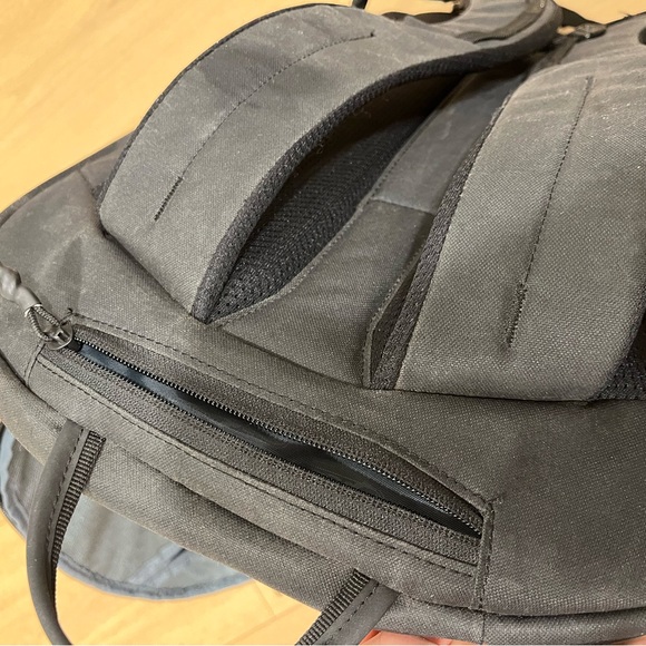 Thule Aion 40L Travel Backpack - Picture 8 of 13